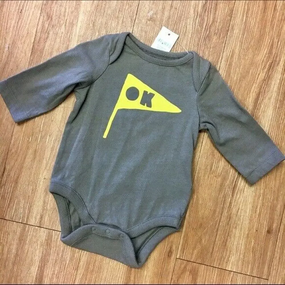 Gap Boys Bodysuit Size 0-3 Months Brown Mustard Pennant OK Long Sleeve‎ NEW